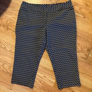 Worthington Black and White Patterned Cropped Pants Size 16